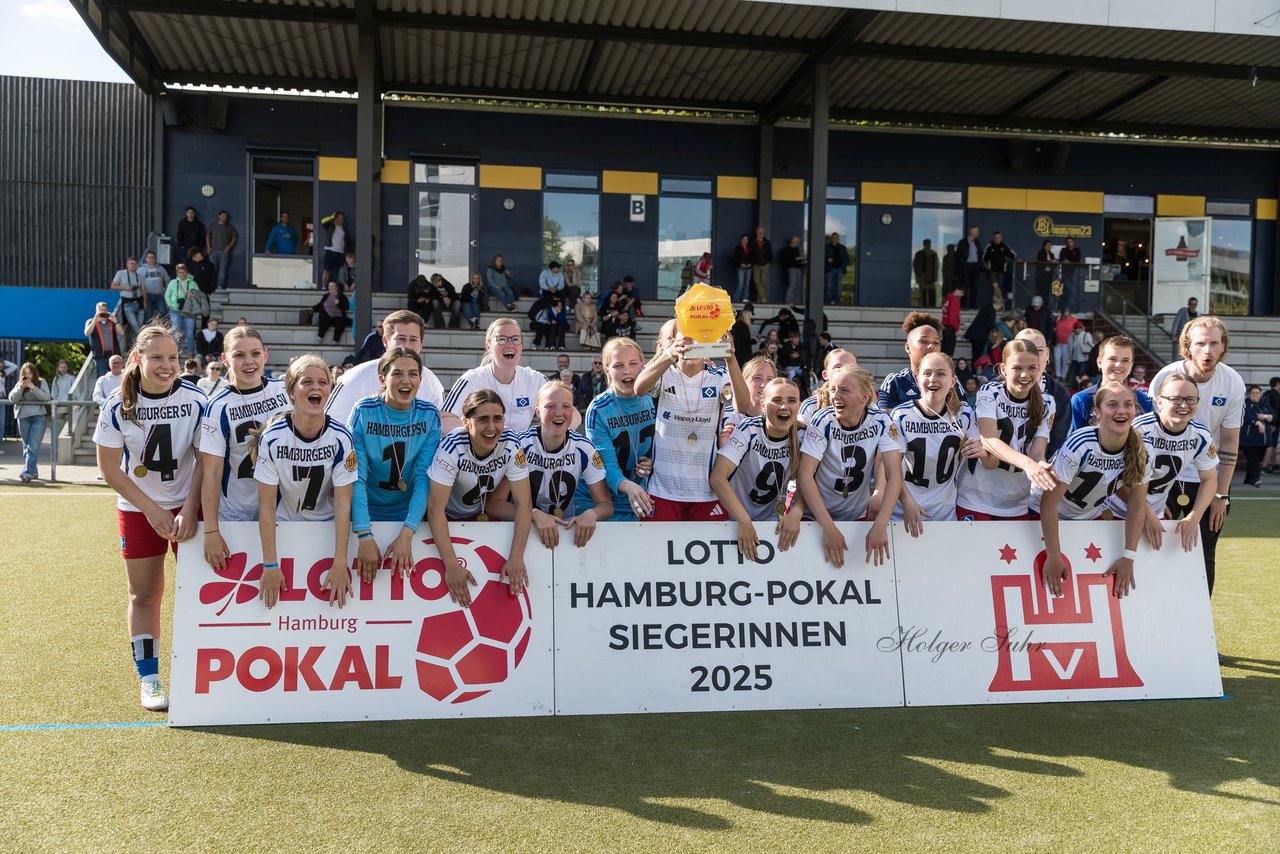 Bild 189 - wBJ Lotto Pokal Finale  Eimsbuetteler TV - Hamburger SV : Ergebnis: 0:3